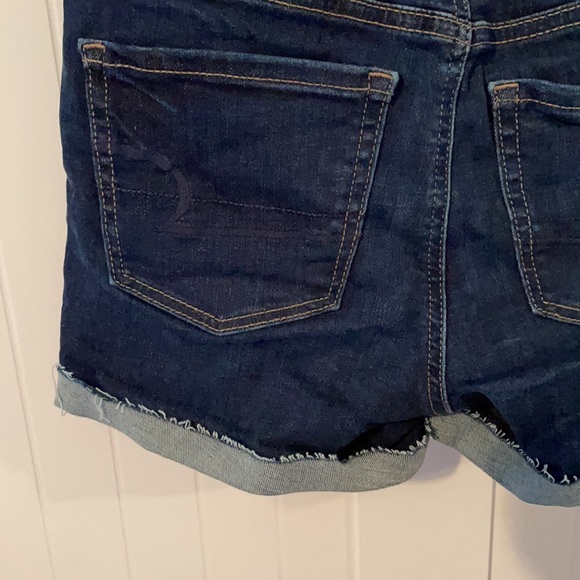 AE 🦅 2 Hi Rise Shortie Jean Shorts American Eagle - Picture 3 of 8